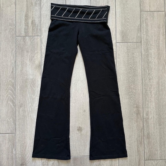 Victoria’s Secret Original Fold Over Flap Yoga Pants with Metal Design / Small - Picture 1 of 5